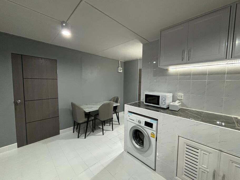 Impact Donmuang Popular Condo C5 Bangkok Exterior photo